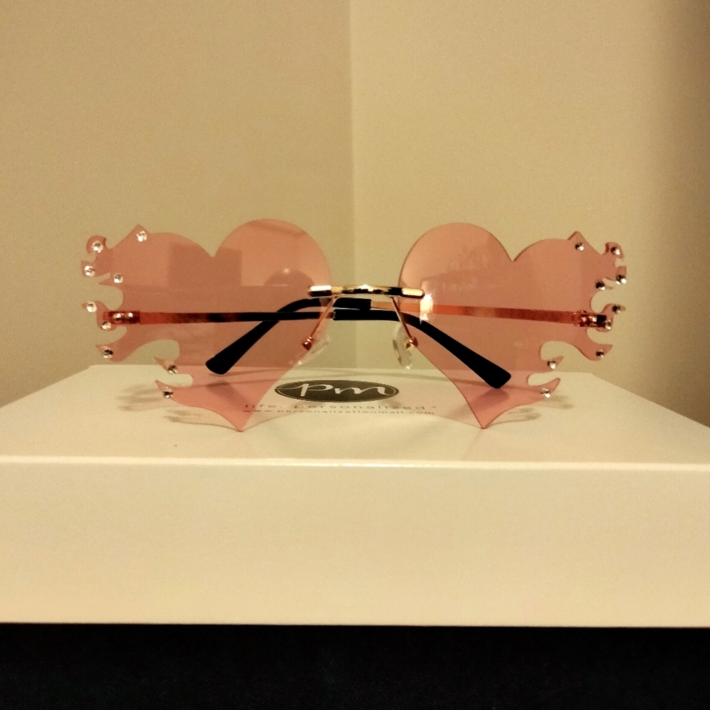 Brand New Dusky Pink Ladies Flaming Sunglasses